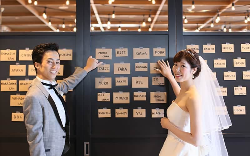 結婚式での『エスコートカード』とは？最新トレンドで先取り！結婚式の新しいお迎えスタイル『エスコートカード』とは？デザインに注目！『エスコートカード』で結婚式のテーマを伝えるゲストに楽しんでもらう『エスコートカード』の演出アイデア♪