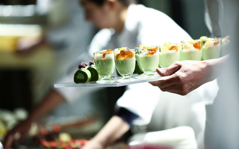 笑顔の生まれるデザートを作るパティシエ